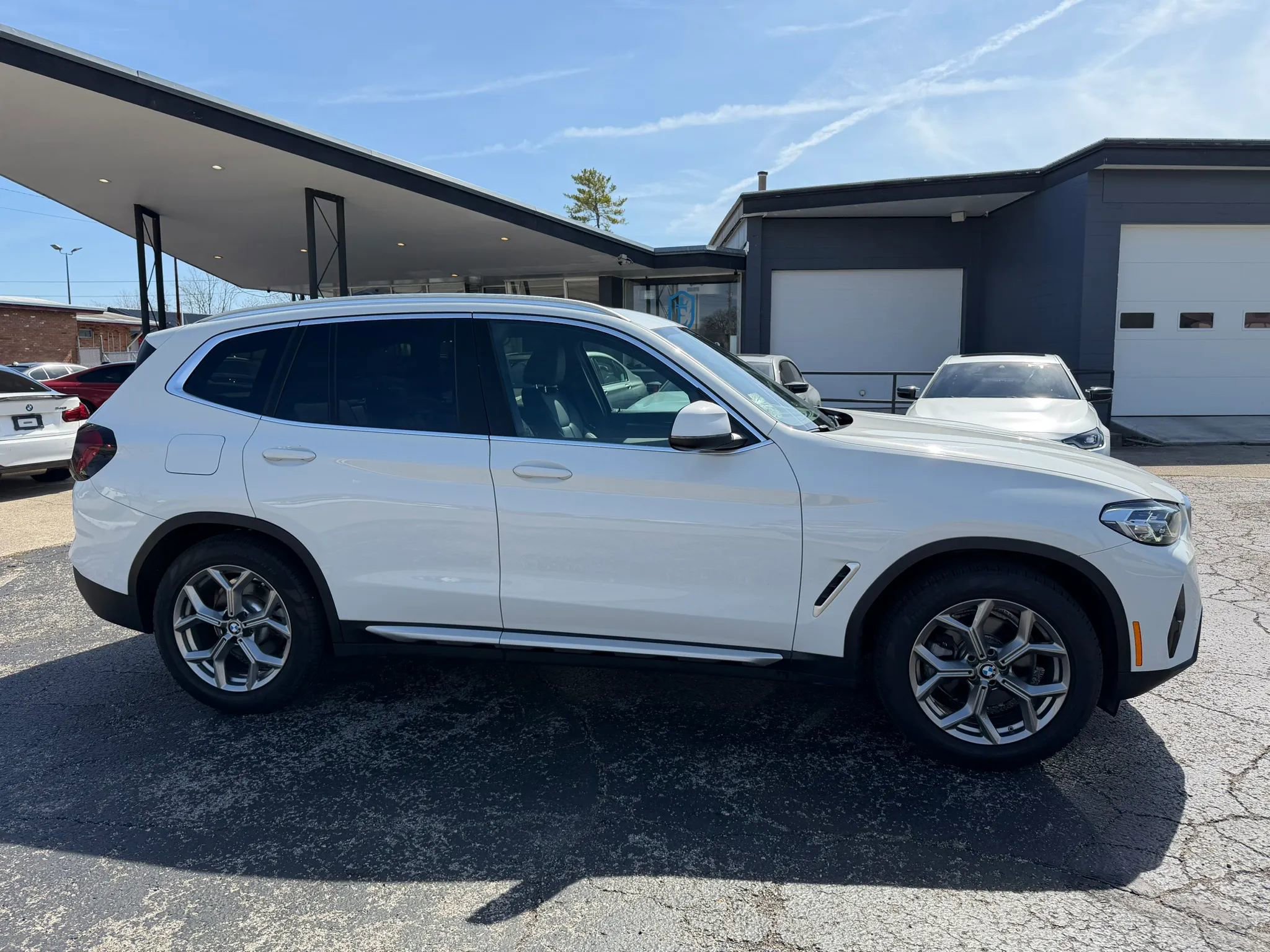 Used 2023 BMW X3 xDrive30i w/ Premium Essential Package AWD/4WD image 9