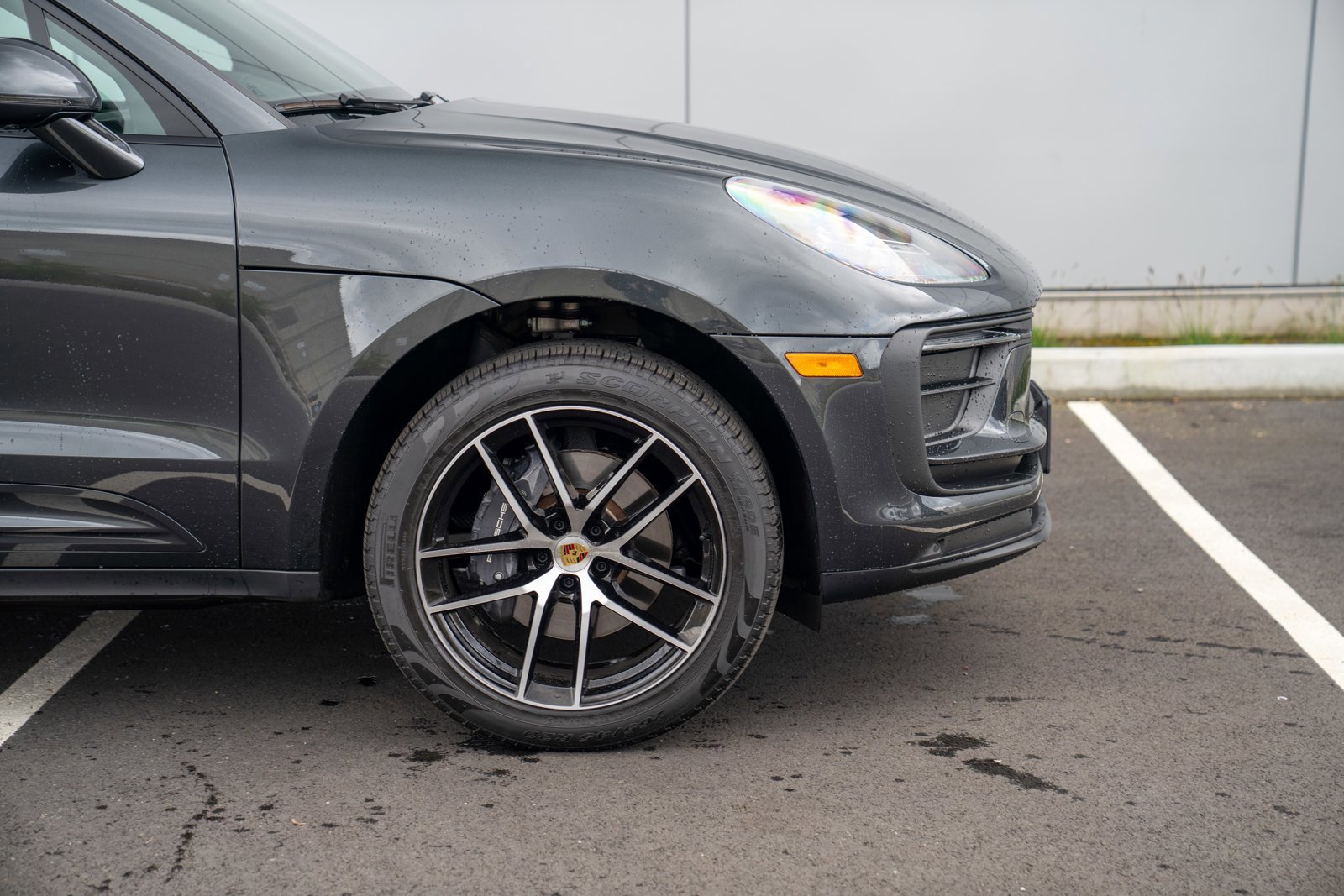 Certified 2025 Porsche Macan image 9