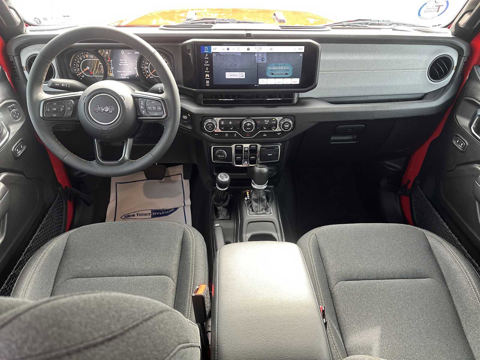 Used 2024 Jeep Gladiator Sport image 11