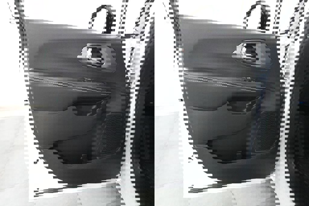 New 2026 Chrysler Voyager LX image 9