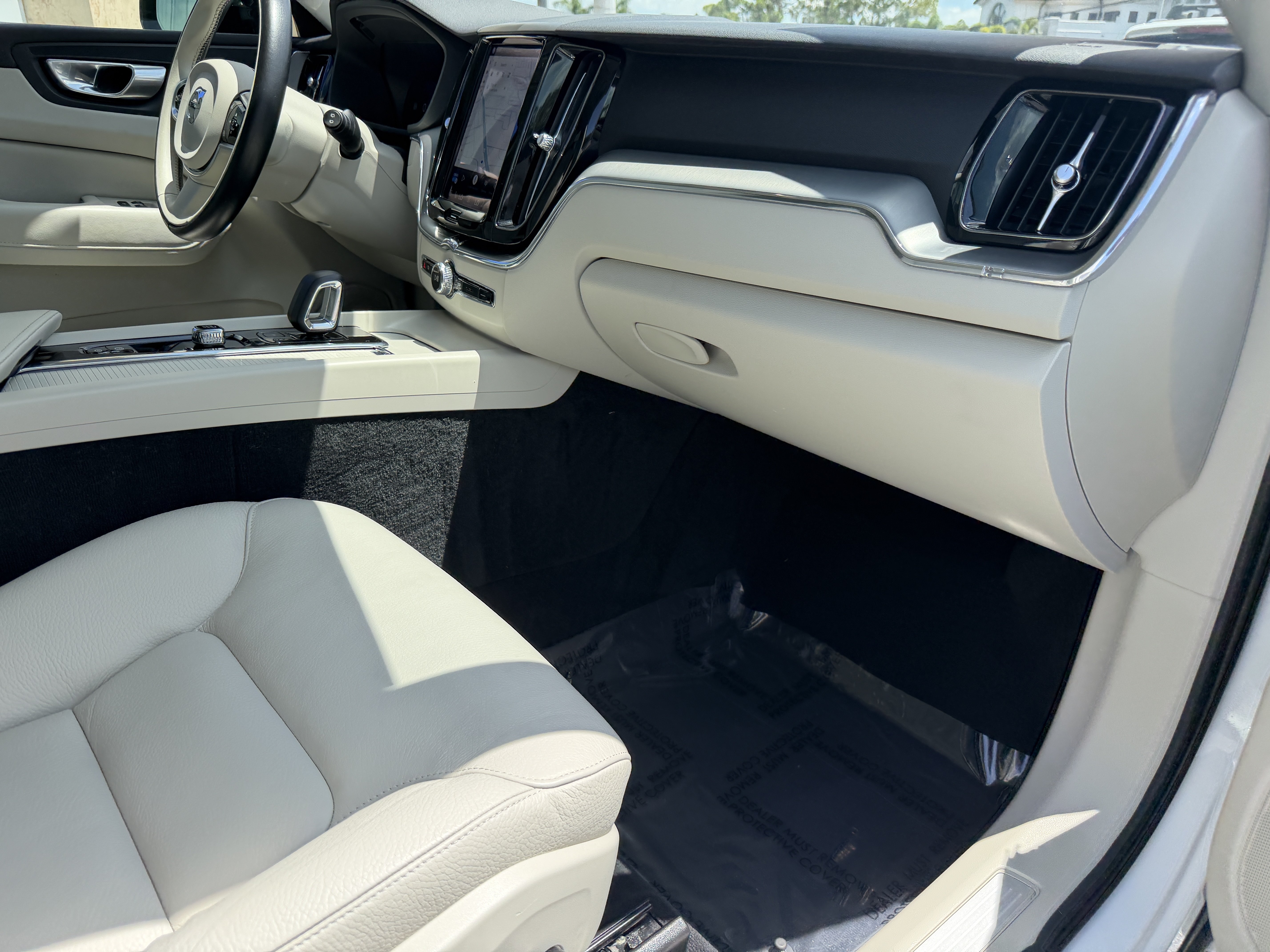Certified 2024 Volvo XC60 B5 Core AWD/4WD image 11
