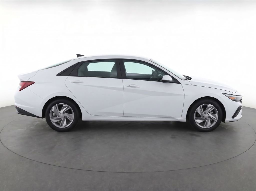 Certified 2025 Hyundai Elantra Hybrid FWD image 8
