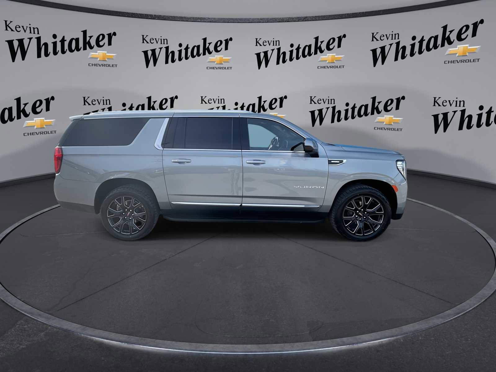 Used 2024 GMC Yukon XL SLT image 9