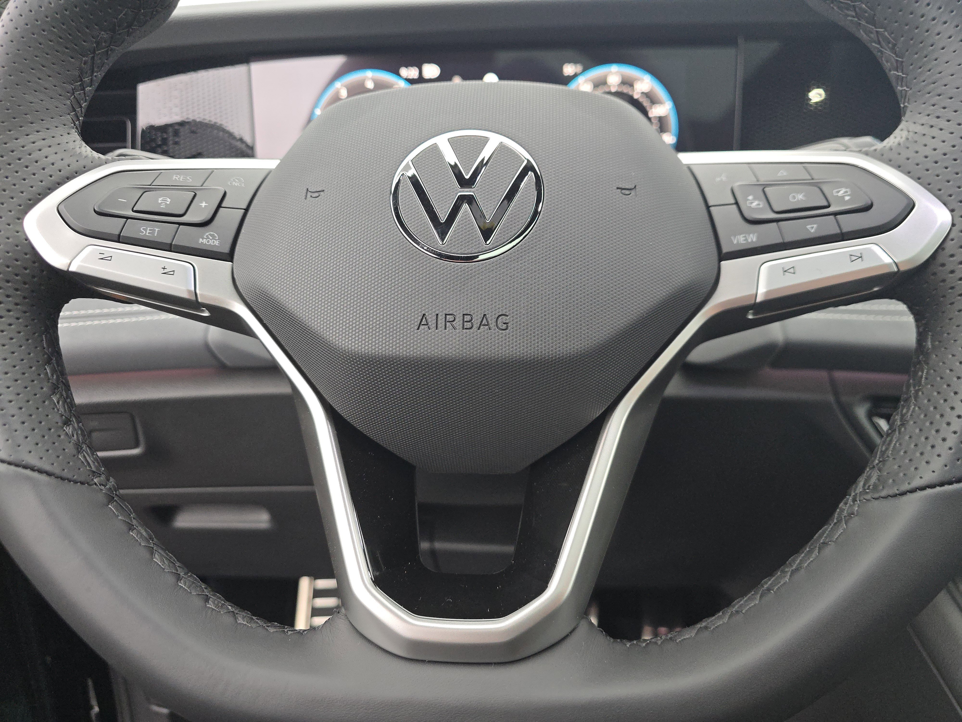 New 2026 Volkswagen Tiguan SE R-Line image 20