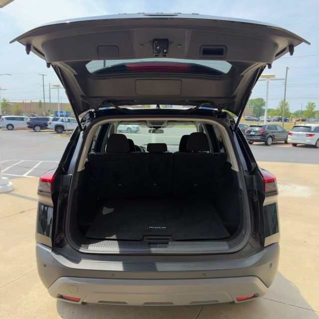Used 2023 Nissan Rogue SV AWD/4WD image 12
