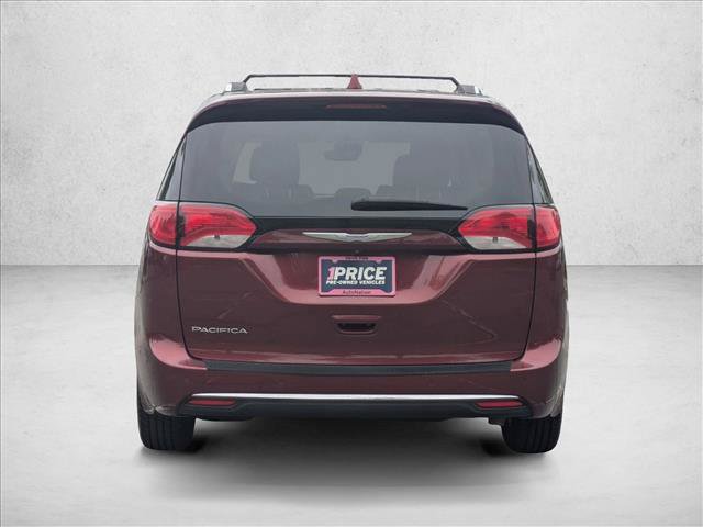 Used 2018 Chrysler Pacifica Touring-L w/ Advanced Safetytec Group FWD image 7
