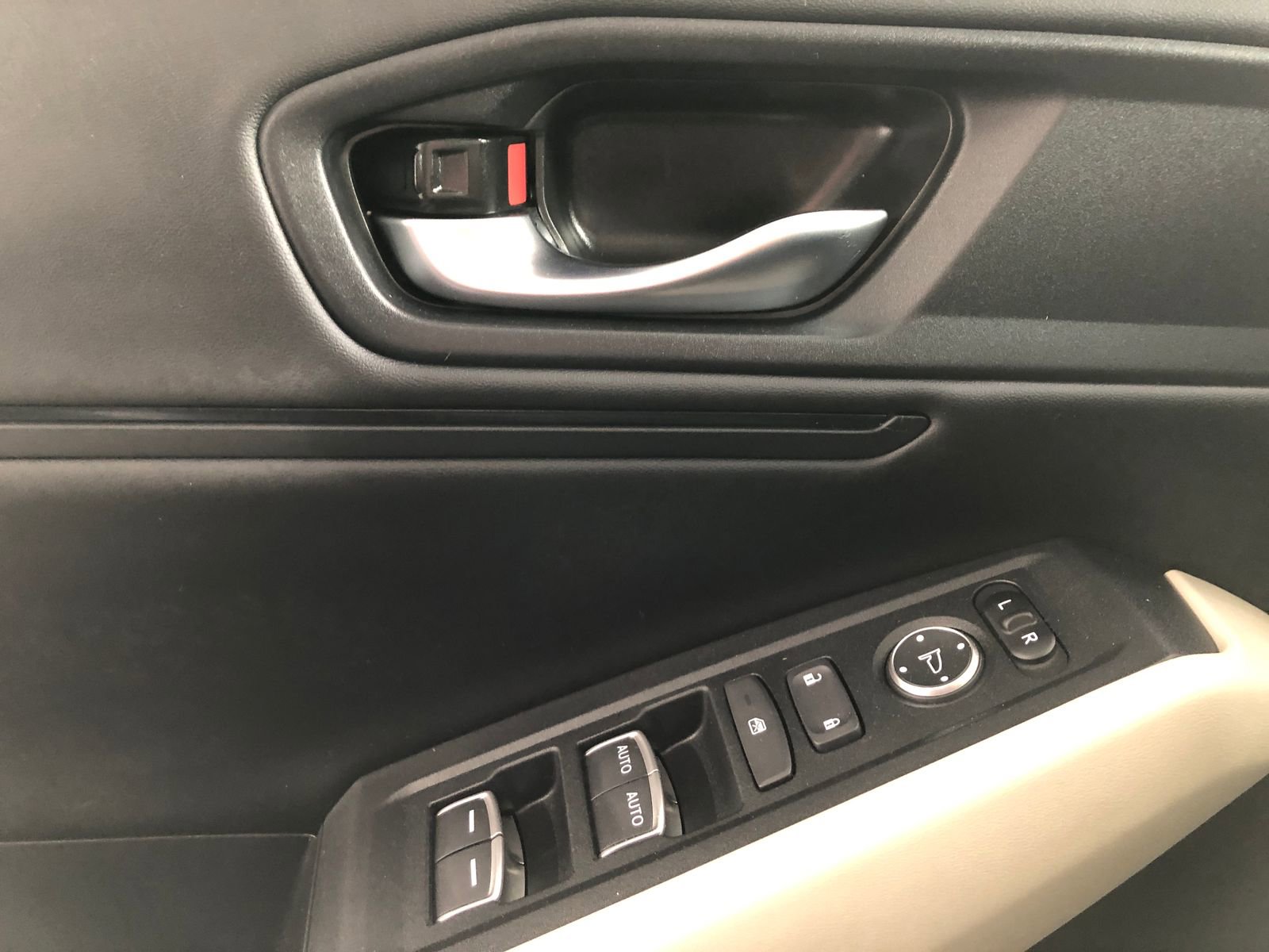 Used 2025 Honda Accord SE image 36