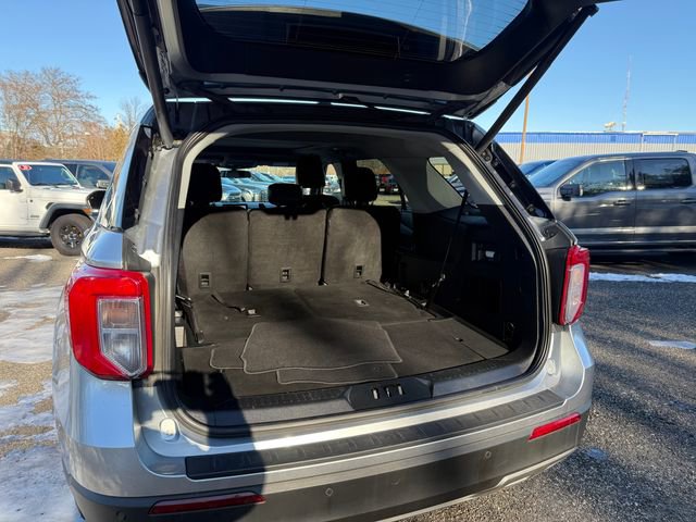 Used 2022 Ford Explorer XLT w/ Equipment Group 202A image 11