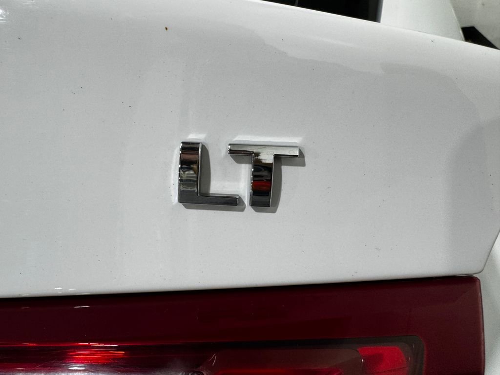 Used 2021 Chevrolet Malibu LT image 29