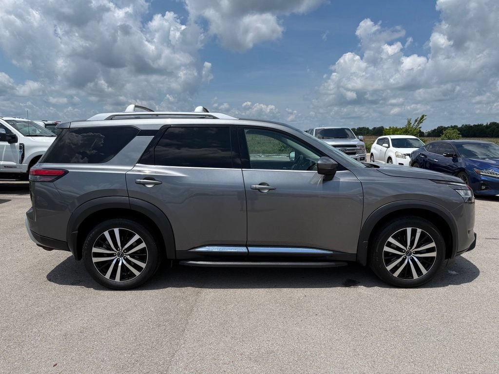 Used 2023 Nissan Pathfinder Platinum AWD/4WD image 18