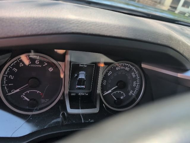 Used 2023 Toyota Tacoma Limited AWD/4WD image 5