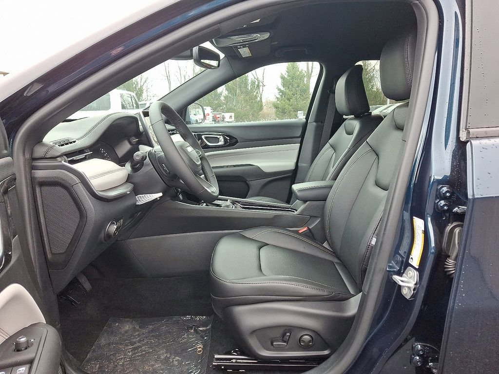 New 2026 Jeep Compass Limited image 10