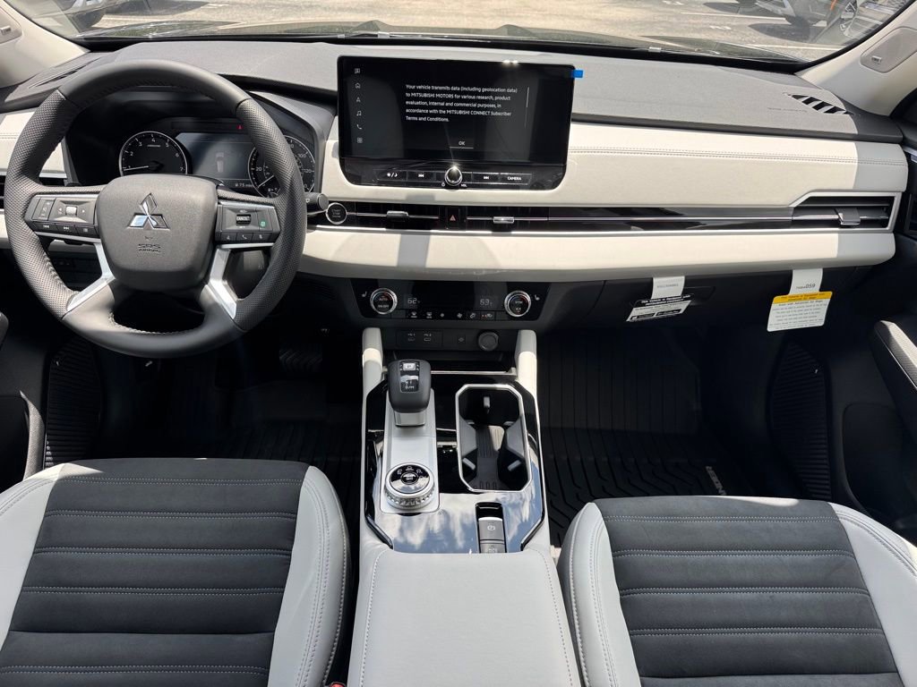New 2025 Mitsubishi Outlander SE image 24