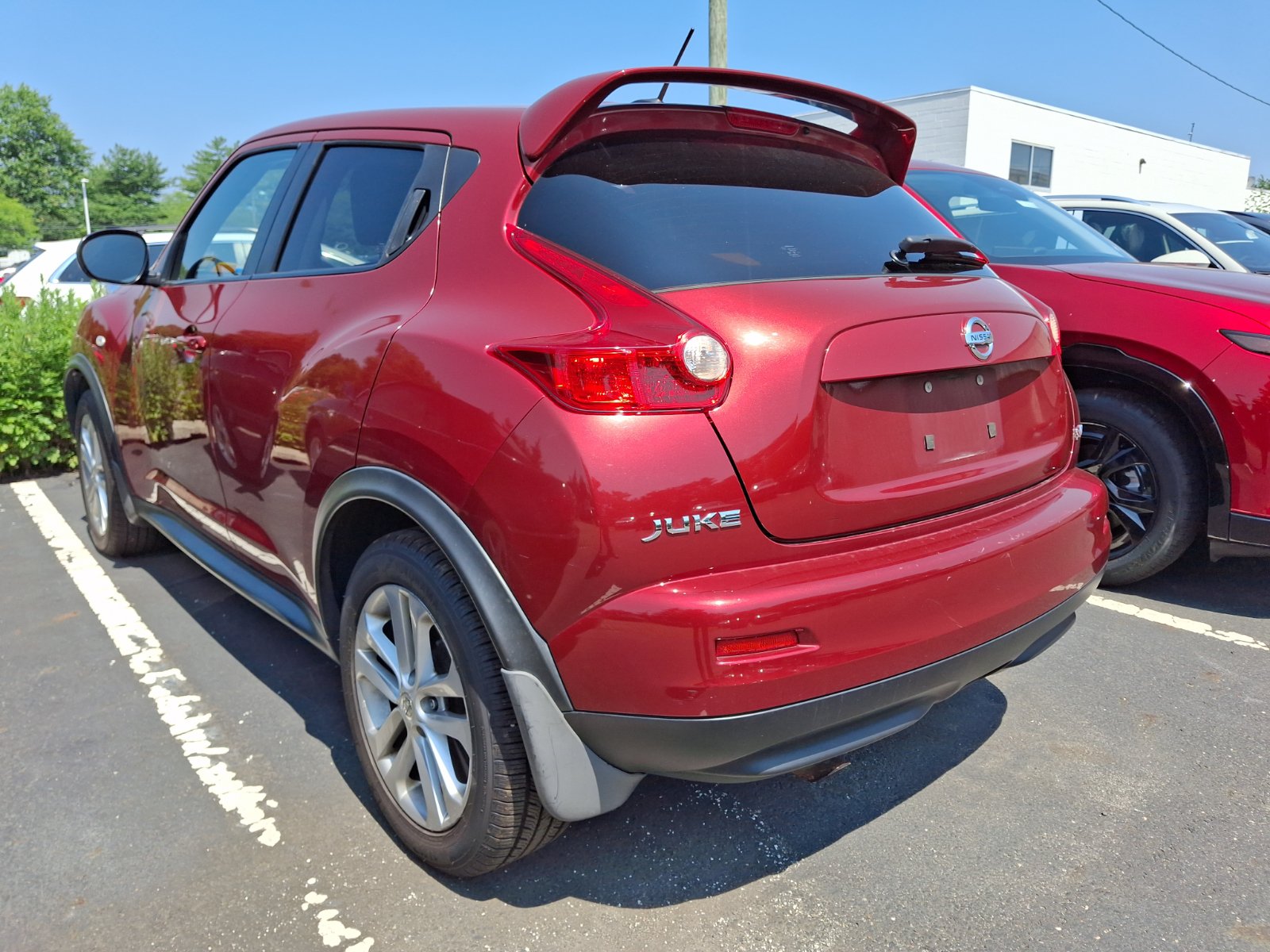 Used 2011 Nissan Juke SV AWD/4WD image 3