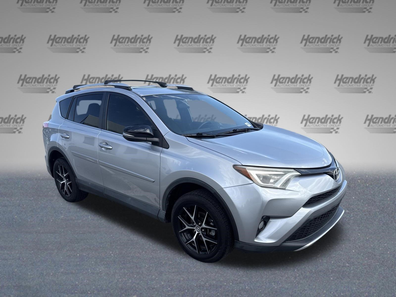 Used 2016 Toyota RAV4 SE FWD image 3