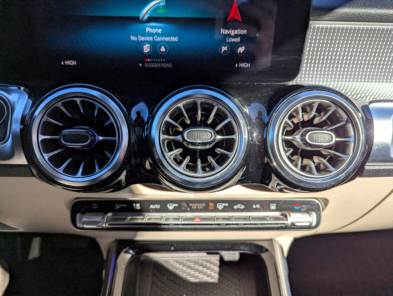 Used 2022 Mercedes-Benz EQB 300 4MATIC image 24