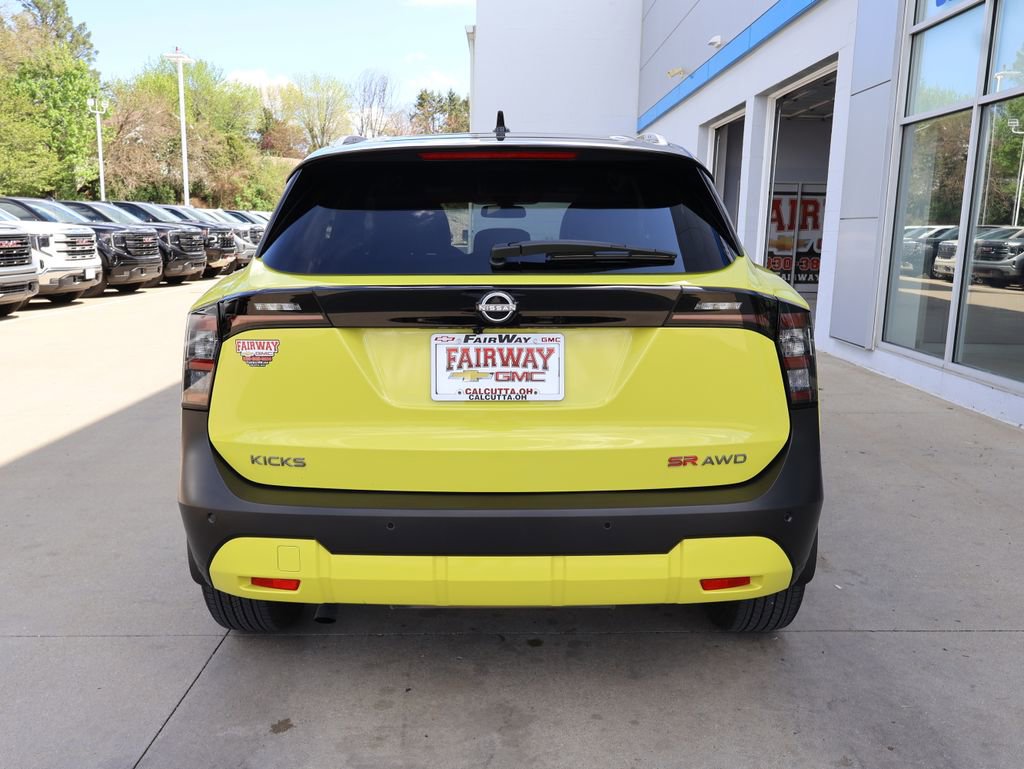 Used 2025 Nissan Kicks SR image 9