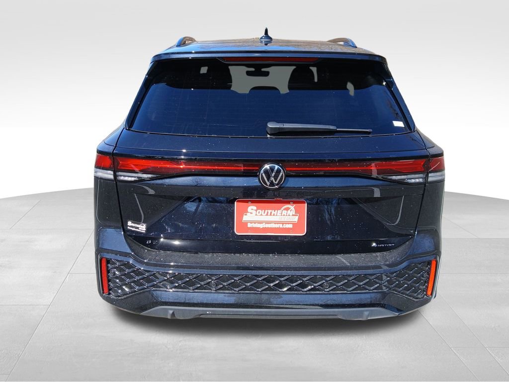 New 2026 Volkswagen Tiguan SE R-Line image 4