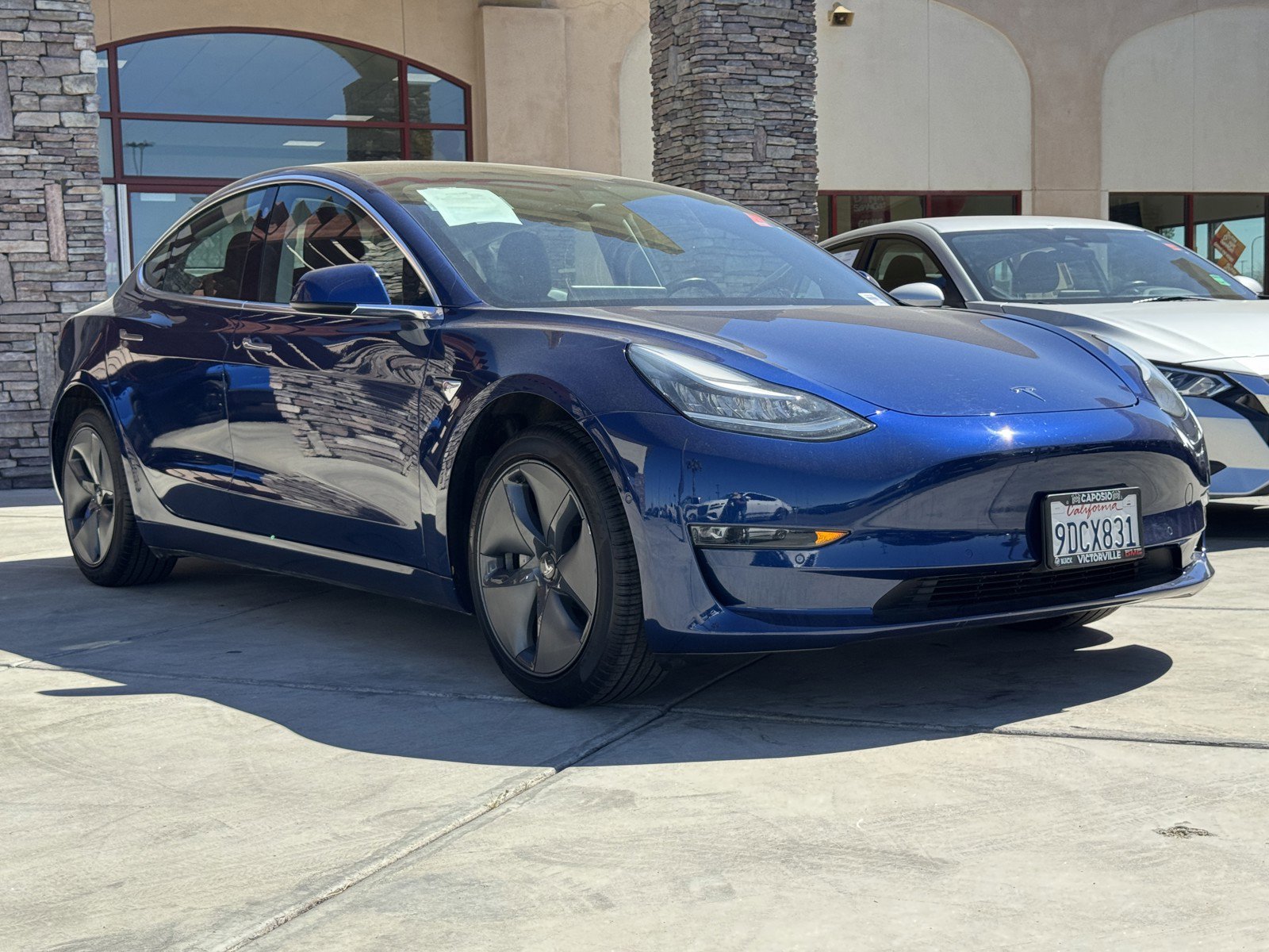 Used 2019 Tesla Model 3 Standard Range Plus image 1