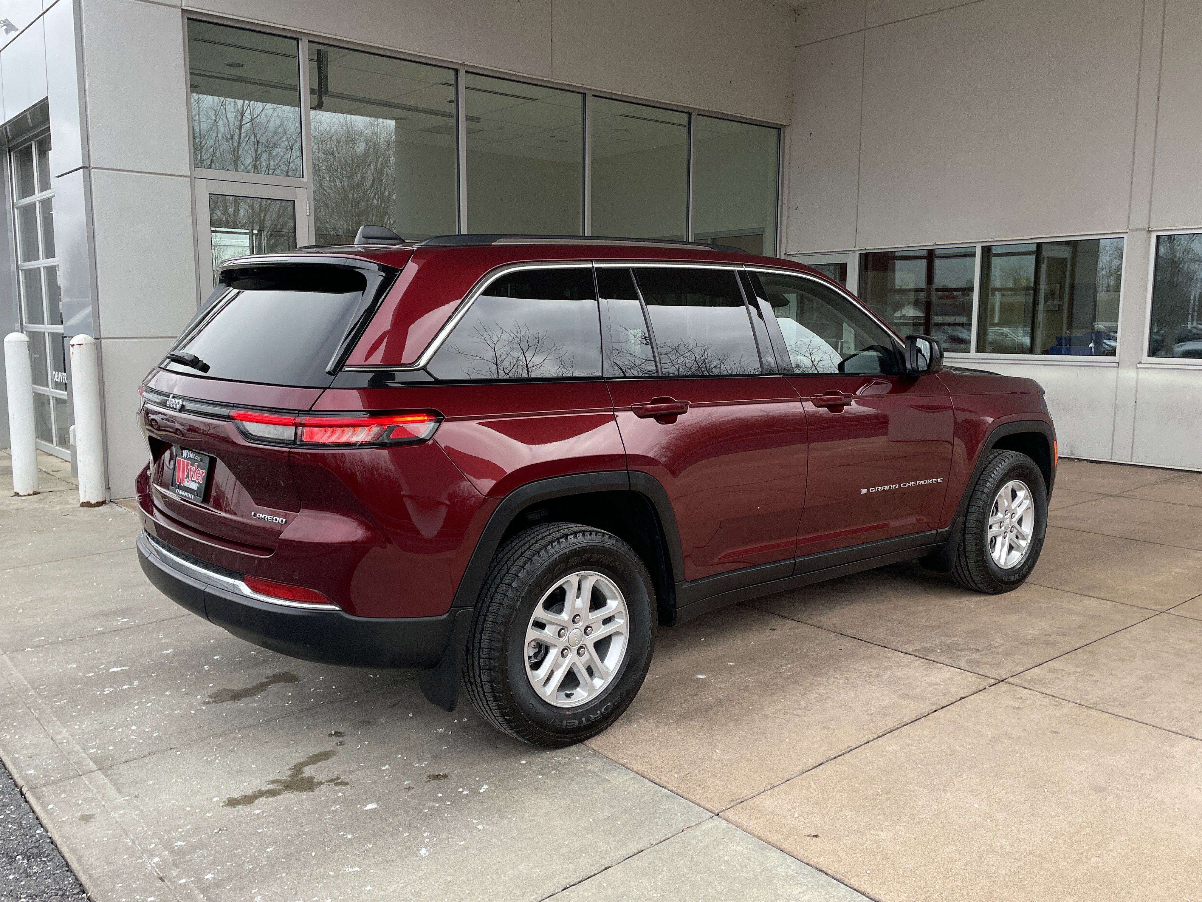 Used 2023 Jeep Grand Cherokee Laredo w/ MOPAR Finishing Package image 22