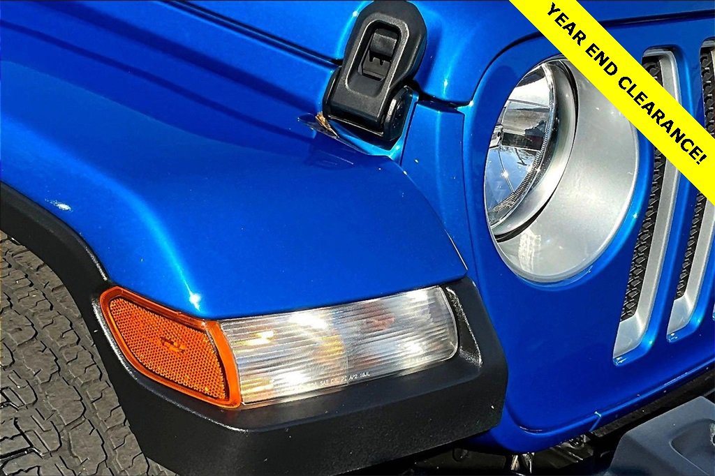 Used 2022 Jeep Wrangler Unlimited Sahara w/ Cold Weather Group image 29