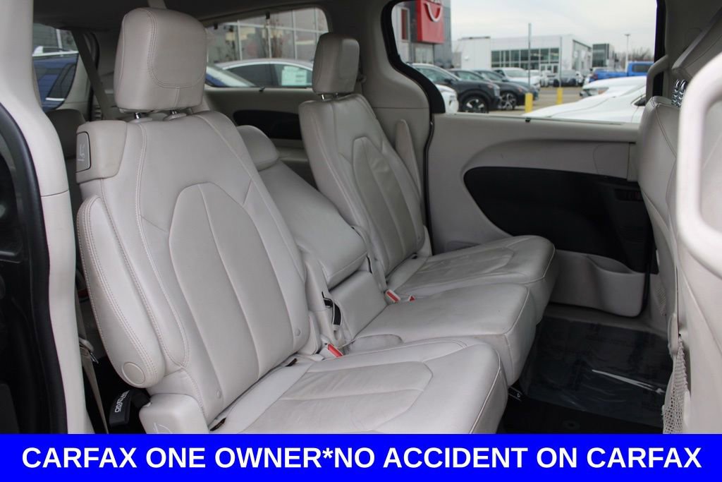 Used 2017 Chrysler Pacifica Touring-L image 23