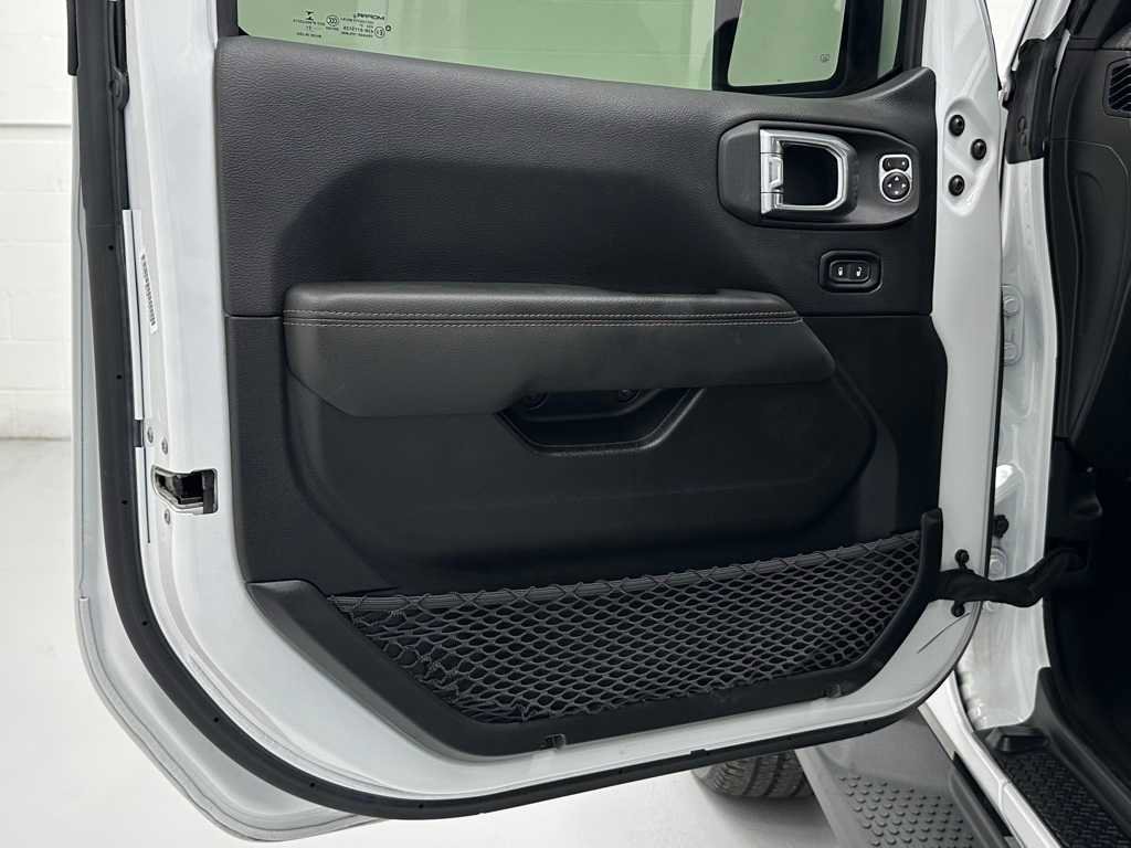 Used 2021 Jeep Wrangler Unlimited Sahara image 23