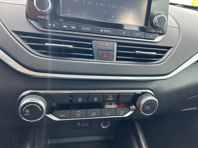 Used 2024 Nissan Altima 2.5 S FWD image 21