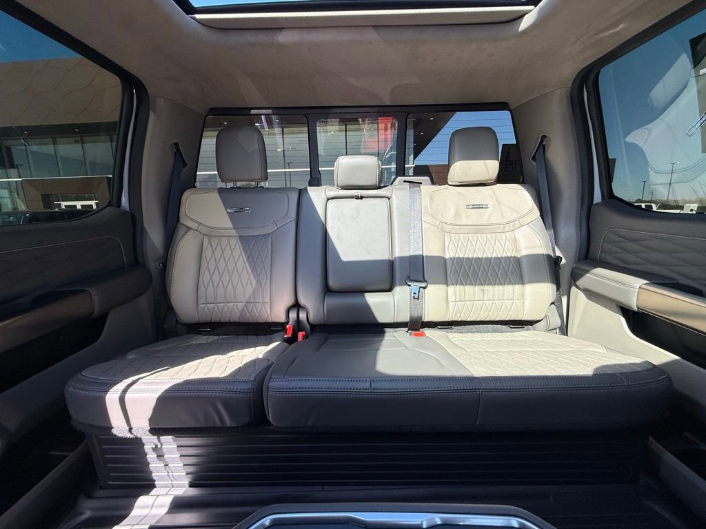 Used 2025 Ford F250 Platinum w/ Platinum Plus Package image 30