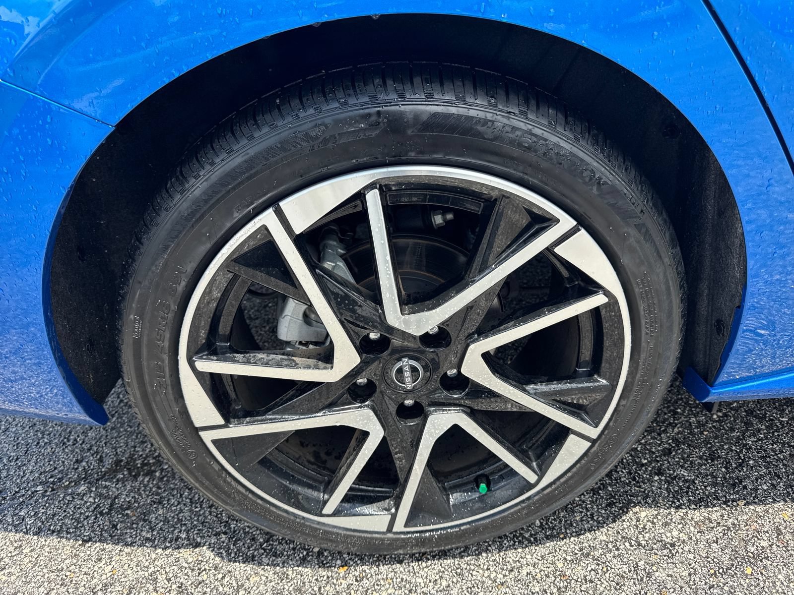 Certified 2025 Nissan Sentra SR FWD image 10
