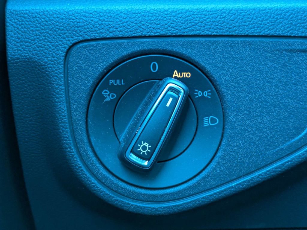 Used 2023 Volkswagen Atlas SE image 35