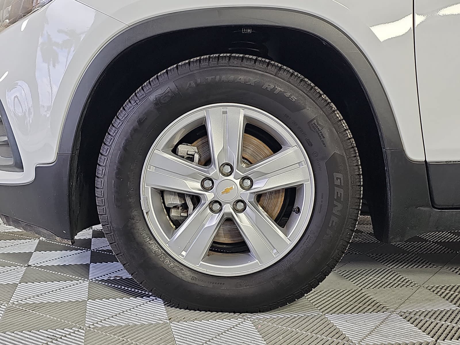 Used 2020 Chevrolet Trax LS FWD image 10