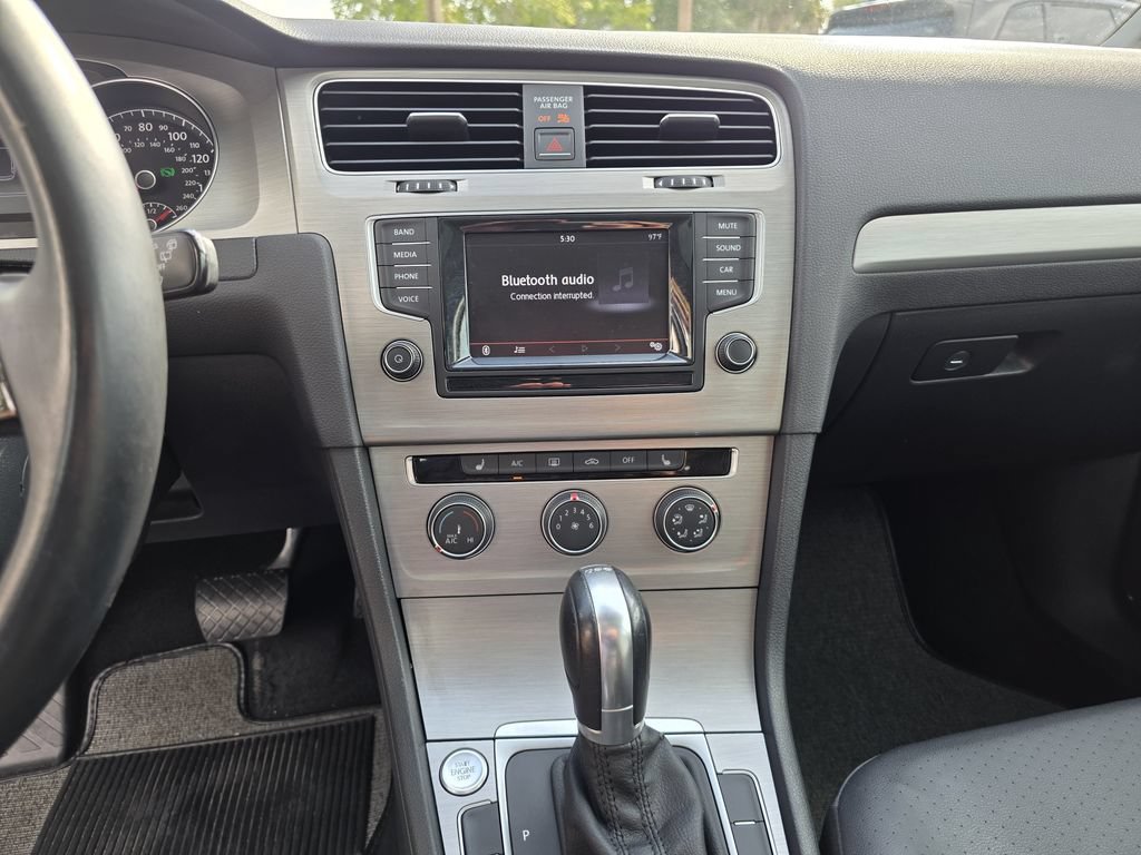 Used 2015 Volkswagen Golf TDI SE FWD image 19
