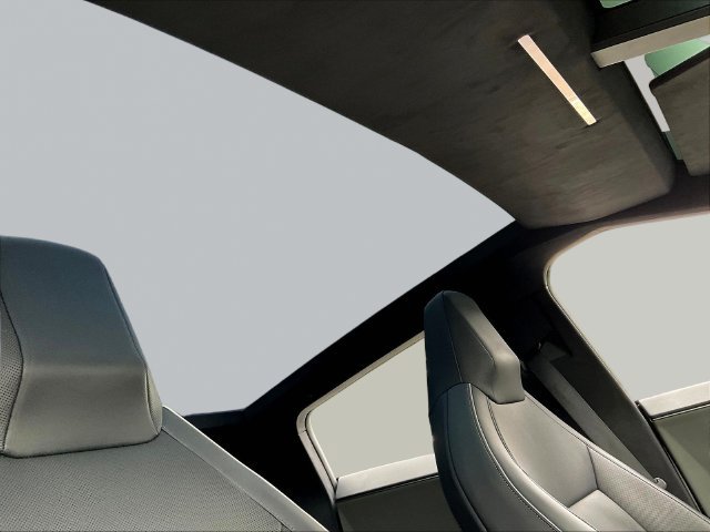 Used 2024 Tesla Cybertruck AWD Crew Cab image 27