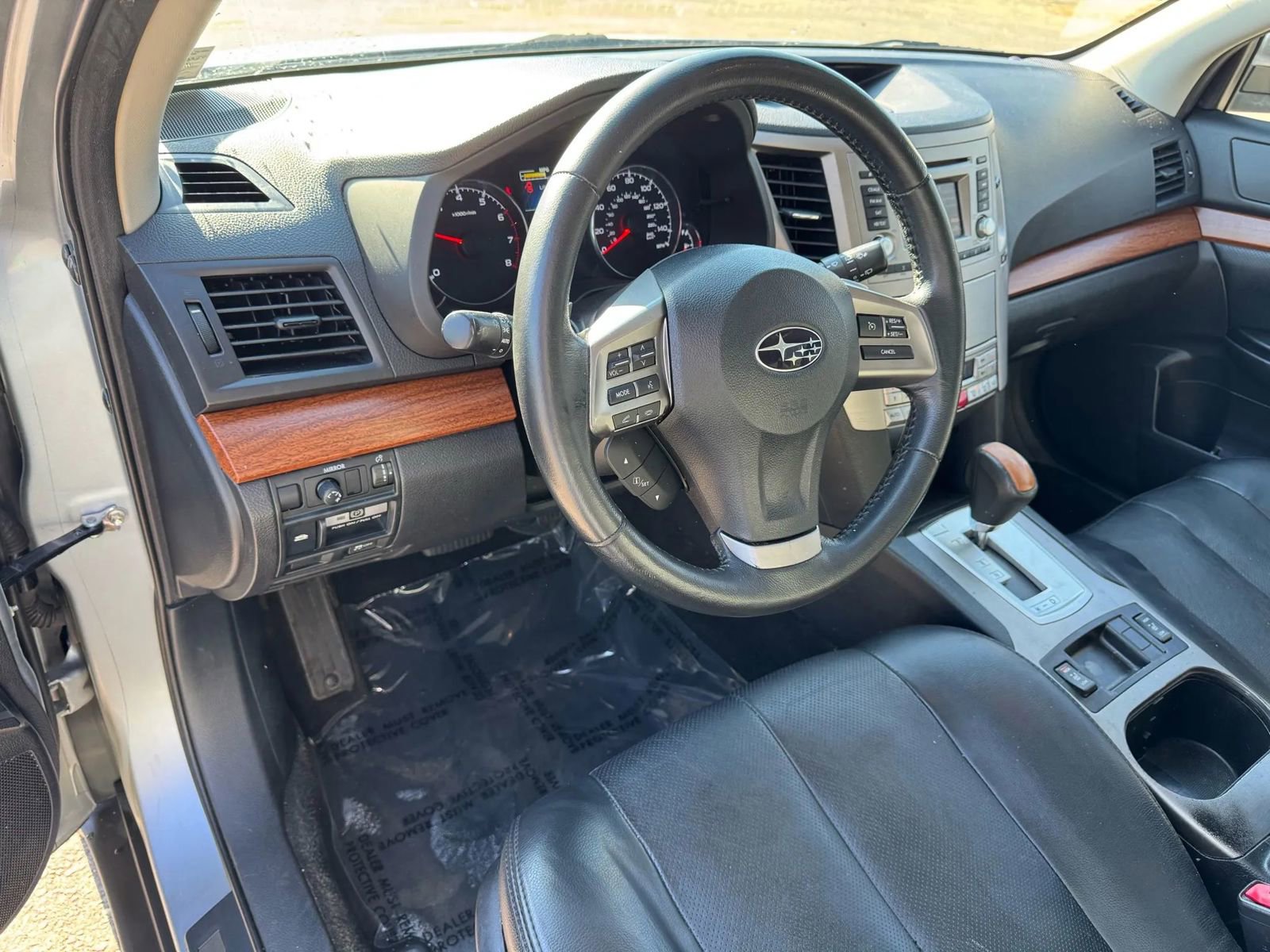 Used 2014 Subaru Outback 2.5i Limited AWD/4WD image 25