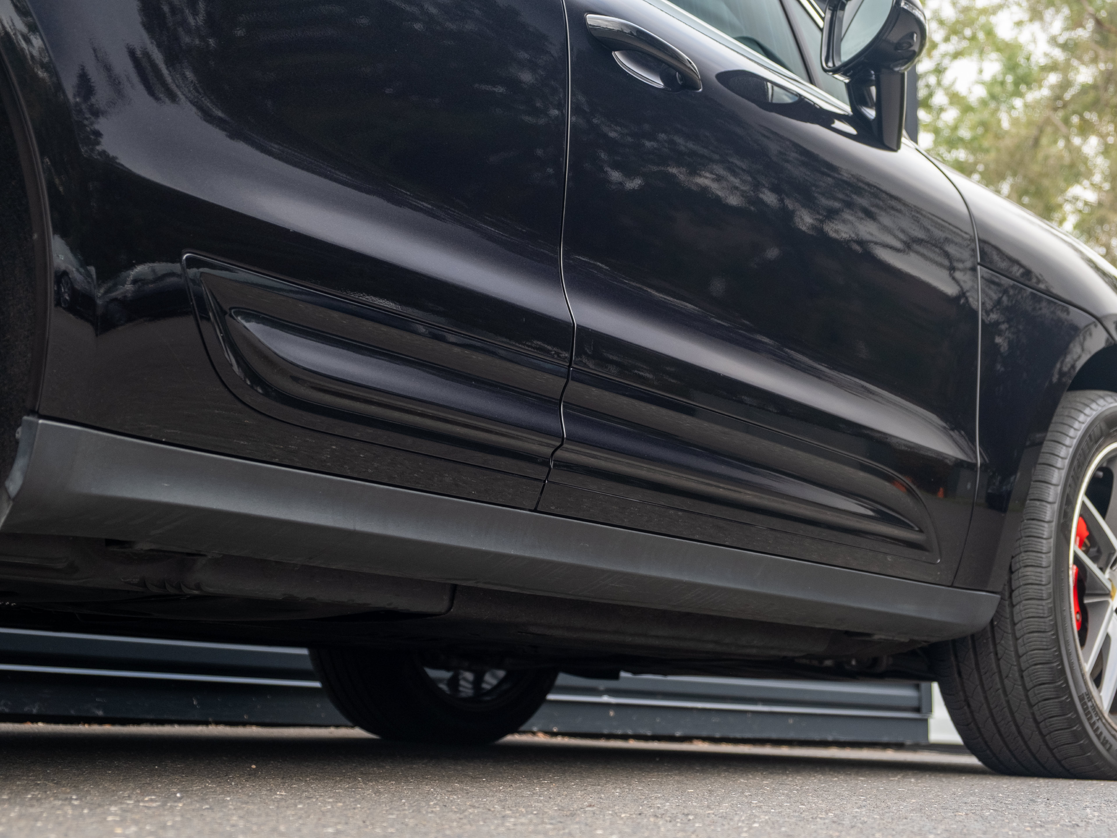 Certified 2023 Porsche Macan S AWD/4WD image 18