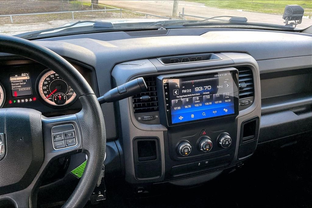 Used 2014 RAM 1500 Express RWD image 9