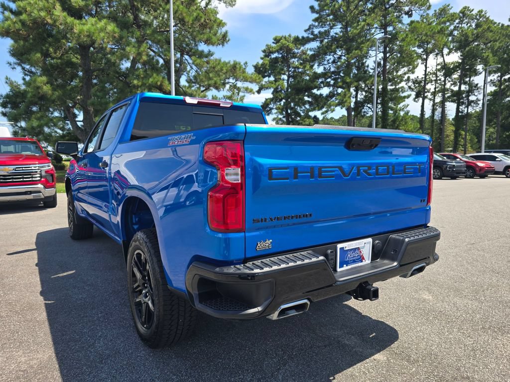 Used 2025 Chevrolet Silverado 1500 LT Trail Boss w/ Convenience Package II AWD/4WD image 3