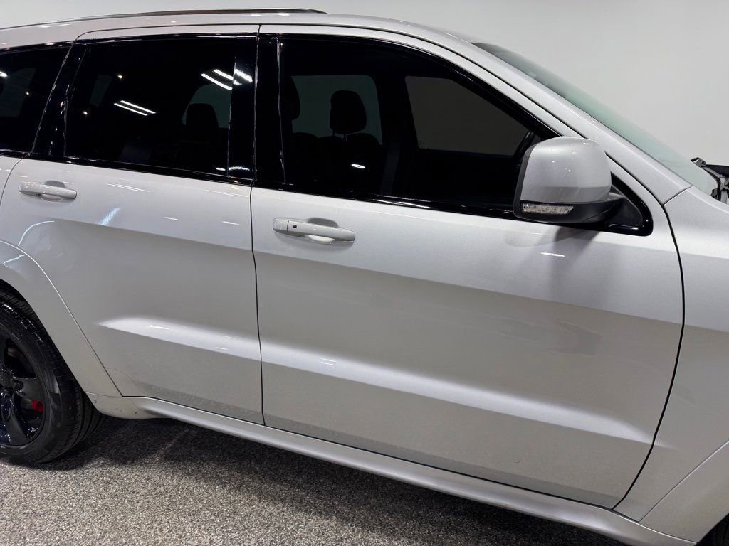 Used 2012 Jeep Grand Cherokee SRT8 w/ Luxury Group II image 30
