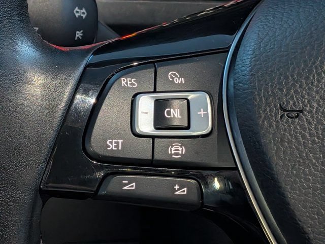Used 2019 Volkswagen Tiguan SE w/ Panoramic Sunroof Package AWD/4WD image 26