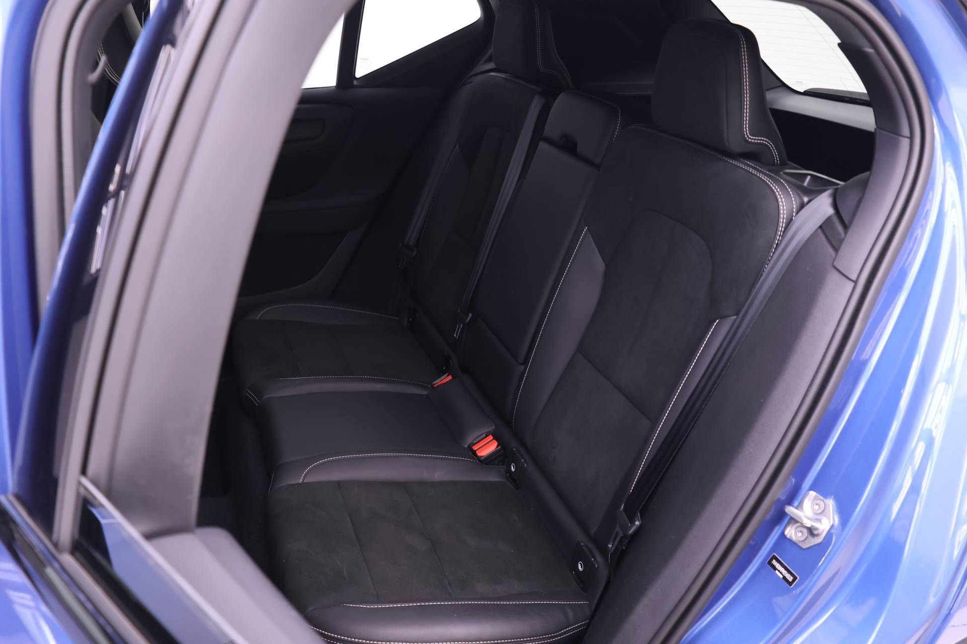 Used 2021 Volvo XC40 T5 R-Design w/ Climate Package AWD/4WD image 15
