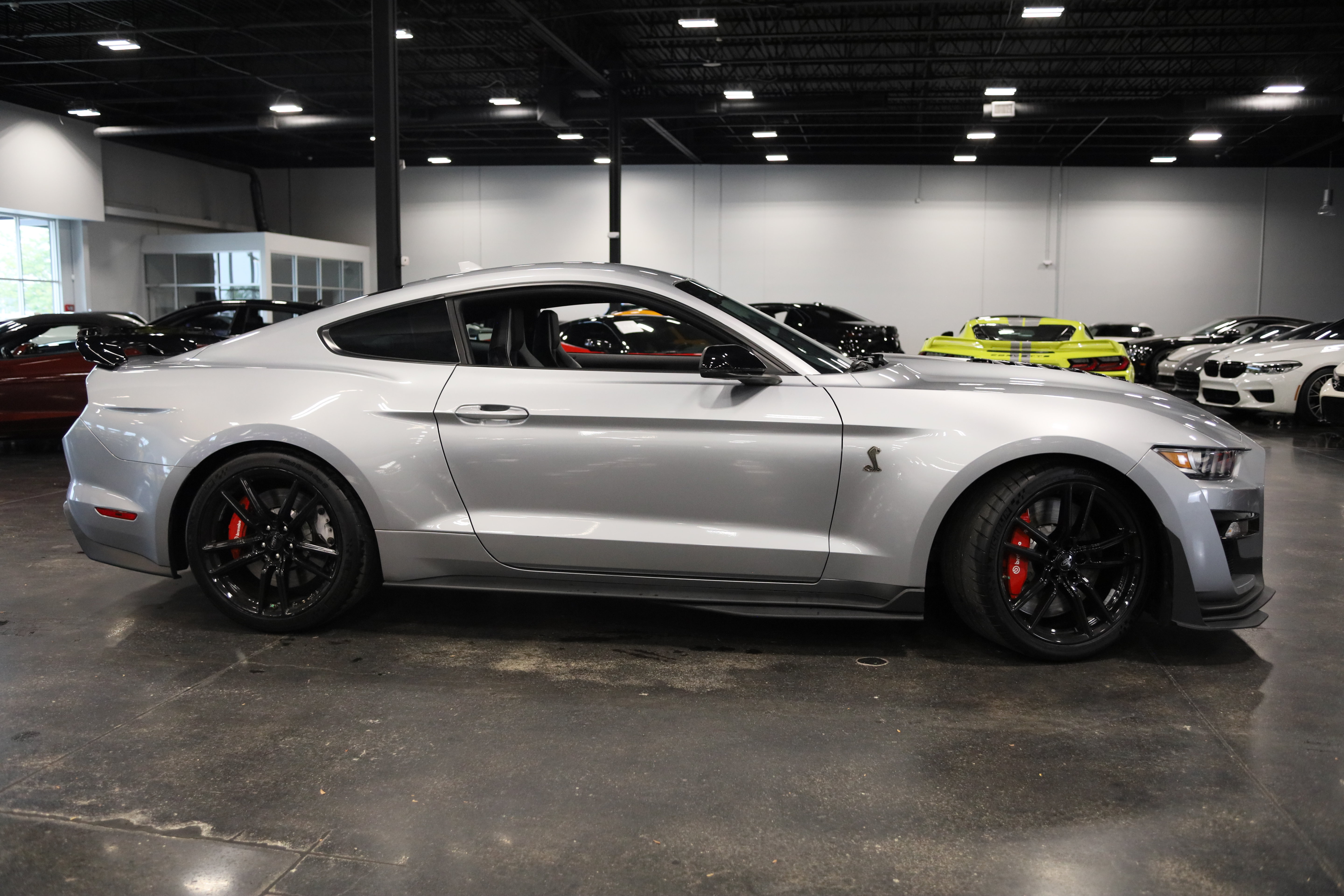 Used 2022 Ford Mustang Shelby GT500 w/ Technology Package RWD image 8