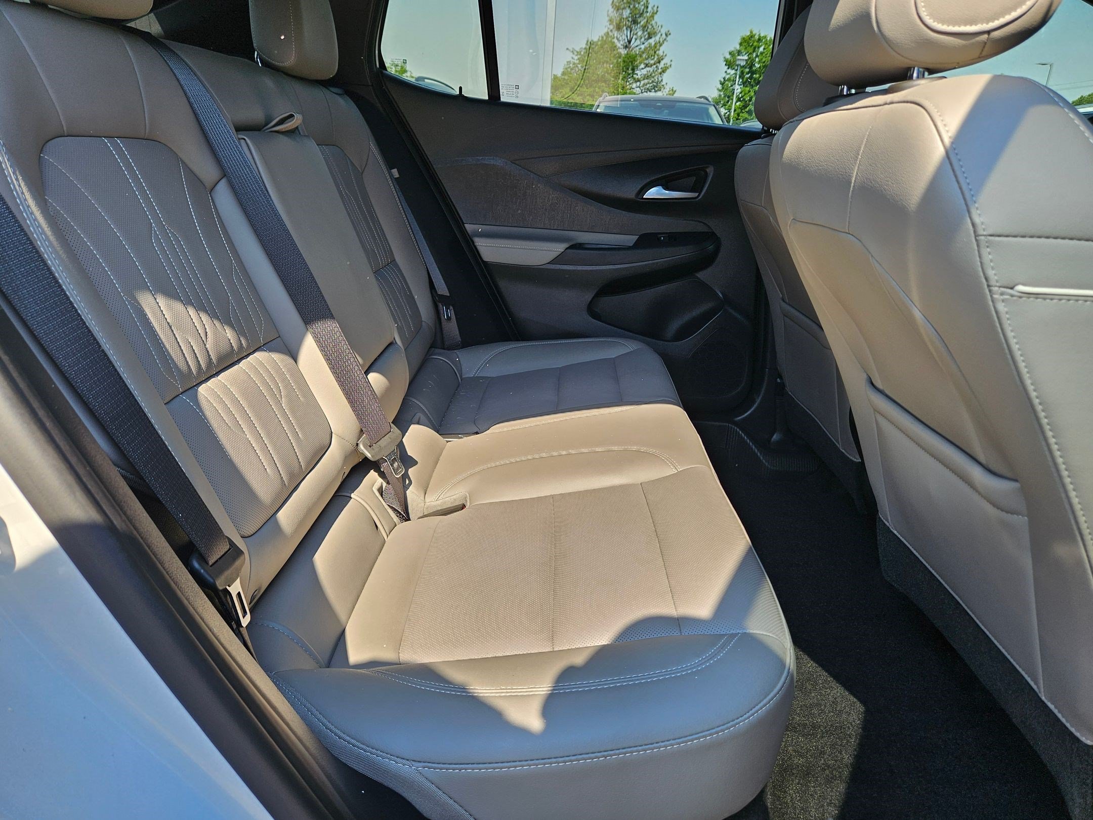 Used 2025 Buick Envista Avenir FWD image 34