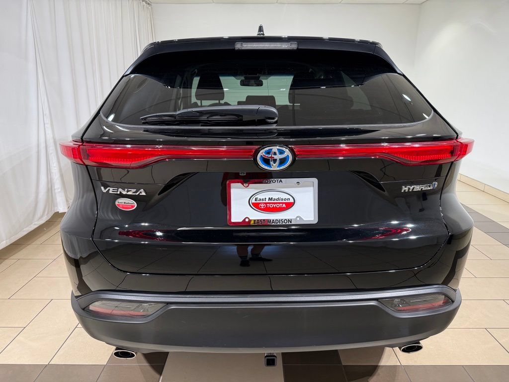 Certified 2021 Toyota Venza LE AWD/4WD image 4