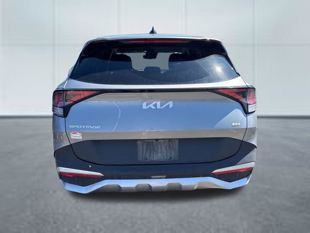 Used 2023 Kia Sportage LX image 3