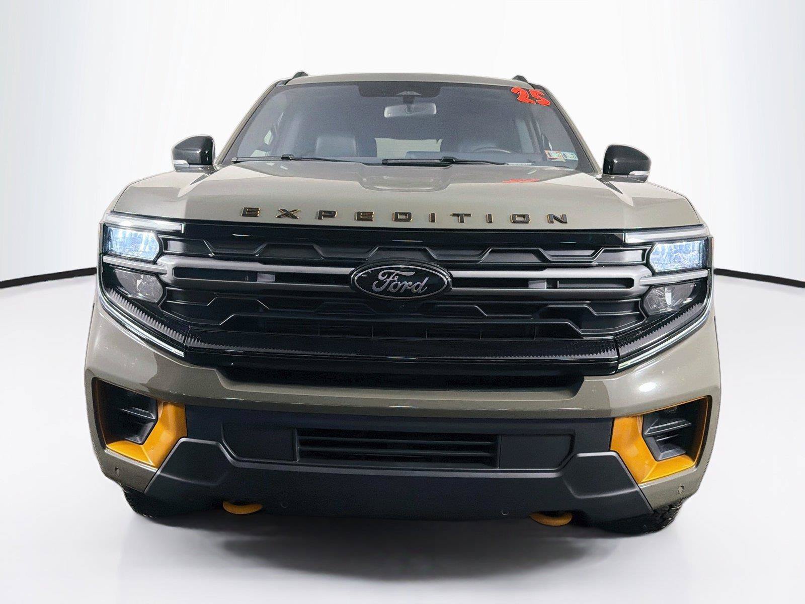Used 2025 Ford Expedition Tremor AWD/4WD image 6