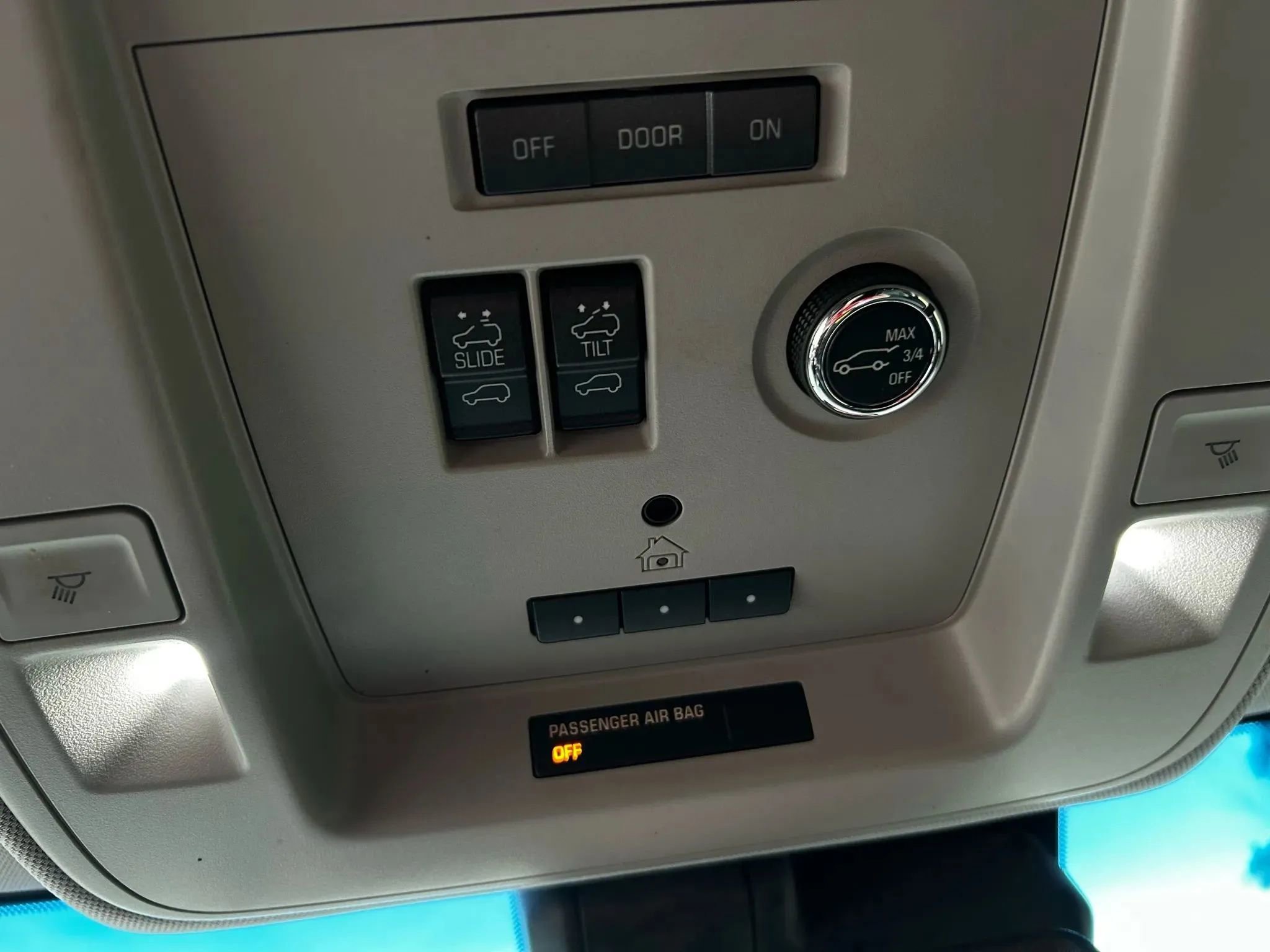 Used 2018 Chevrolet Suburban Premier image 29