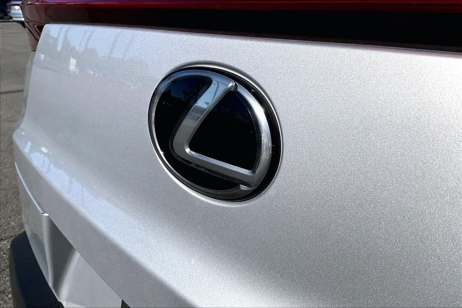 Used 2019 Lexus UX 200 w/ Premium Package FWD image 28