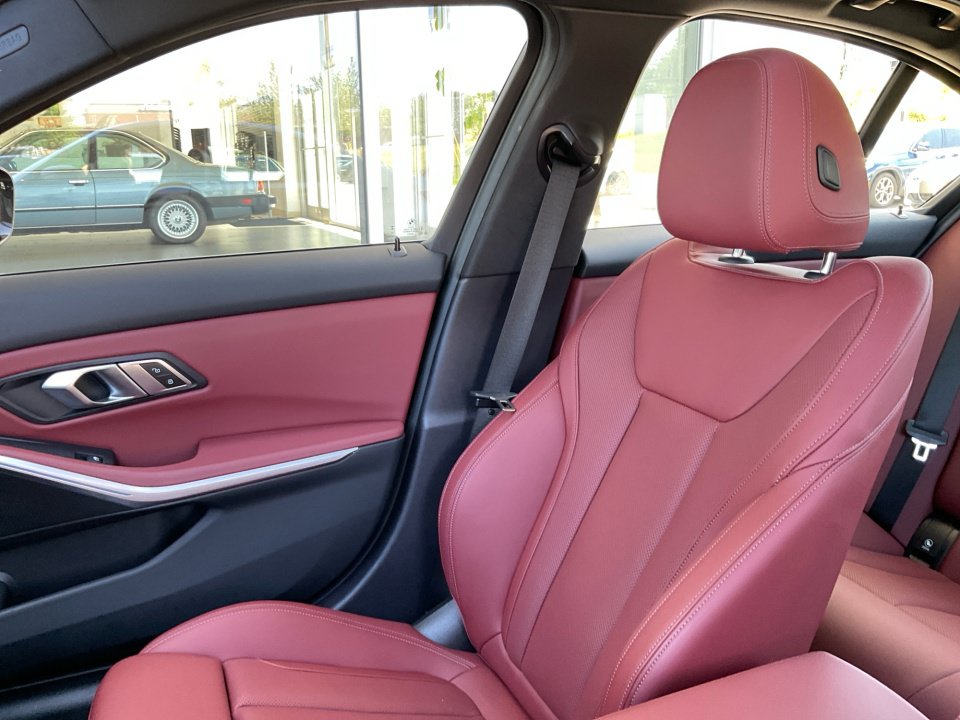 Used 2023 BMW 330i xDrive Sedan w/ Premium Package AWD/4WD image 28