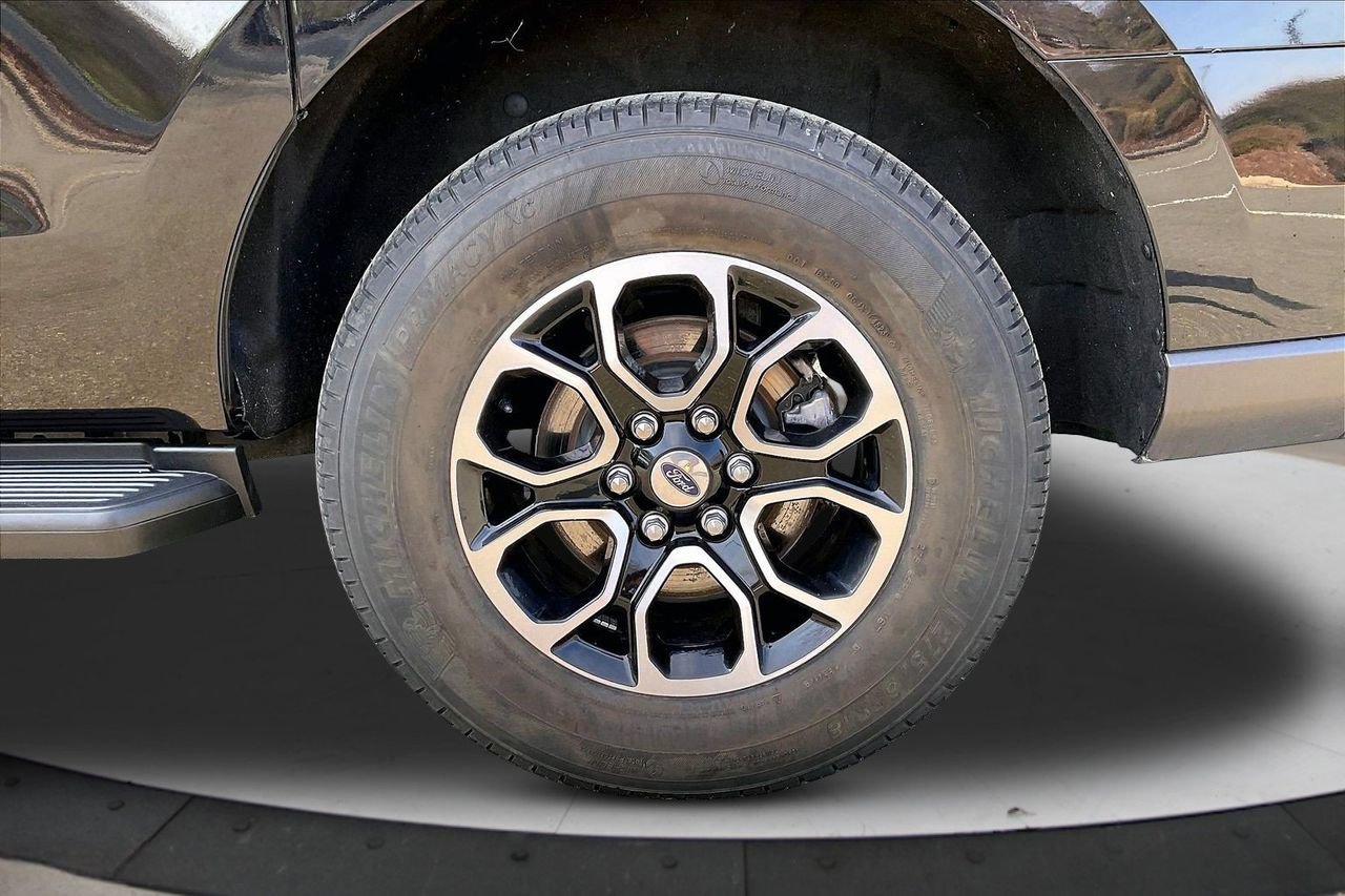 Used 2024 Ford Expedition Max XLT image 37